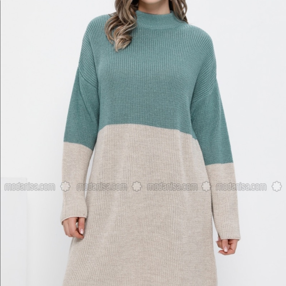sweater - Picture 2 of 2
